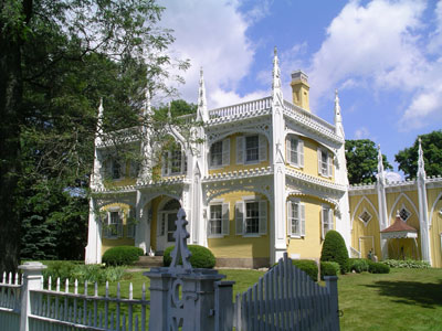 Traveler Description The Wedding Cake House is located at 104 Summer Street 